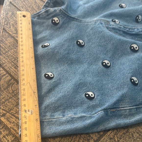Forever 21 Blue Yin Yang Patterned Jean Shorts - Picture 7 of 8